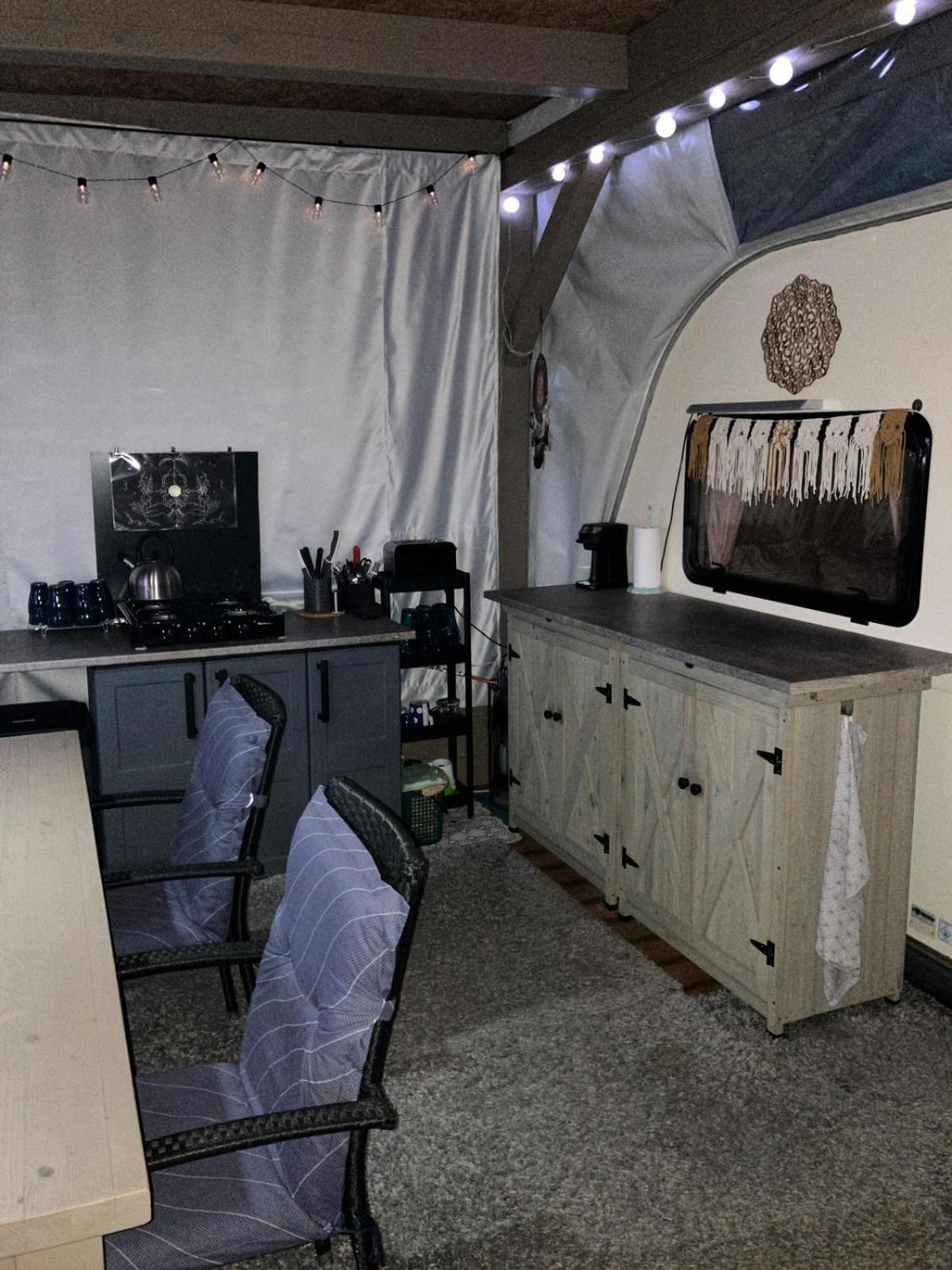 Glamping Karavan U Konopiste Chrastany  Exterior photo